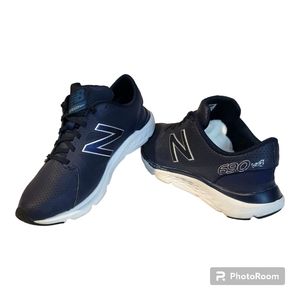 New Balance Women's Dark Blue 690 v4 Running Shoes | Size 7.5
